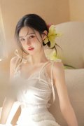 奶大的泳衣都弹开